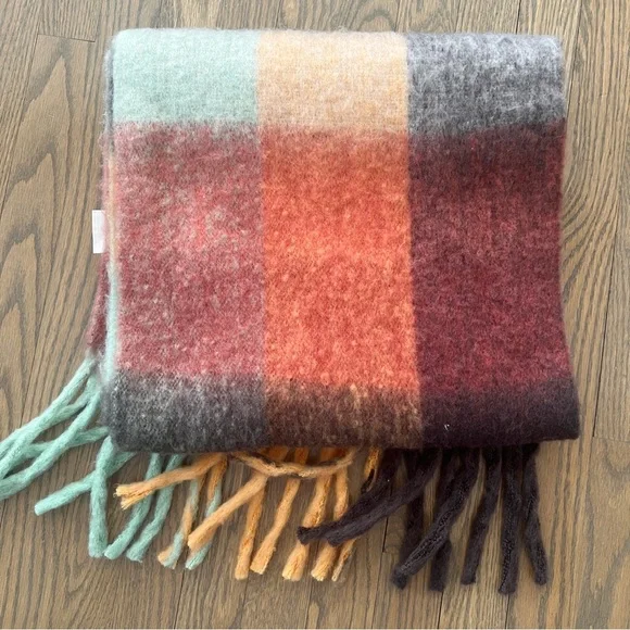 ACNE STUDIOS Checkered Mohair Scarf - Picture 4 of 8